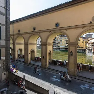 Vasari Next To Pontevecchio Florencia