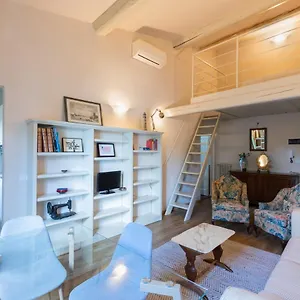Flat Juana -bright Santa Maria Novella Apartment